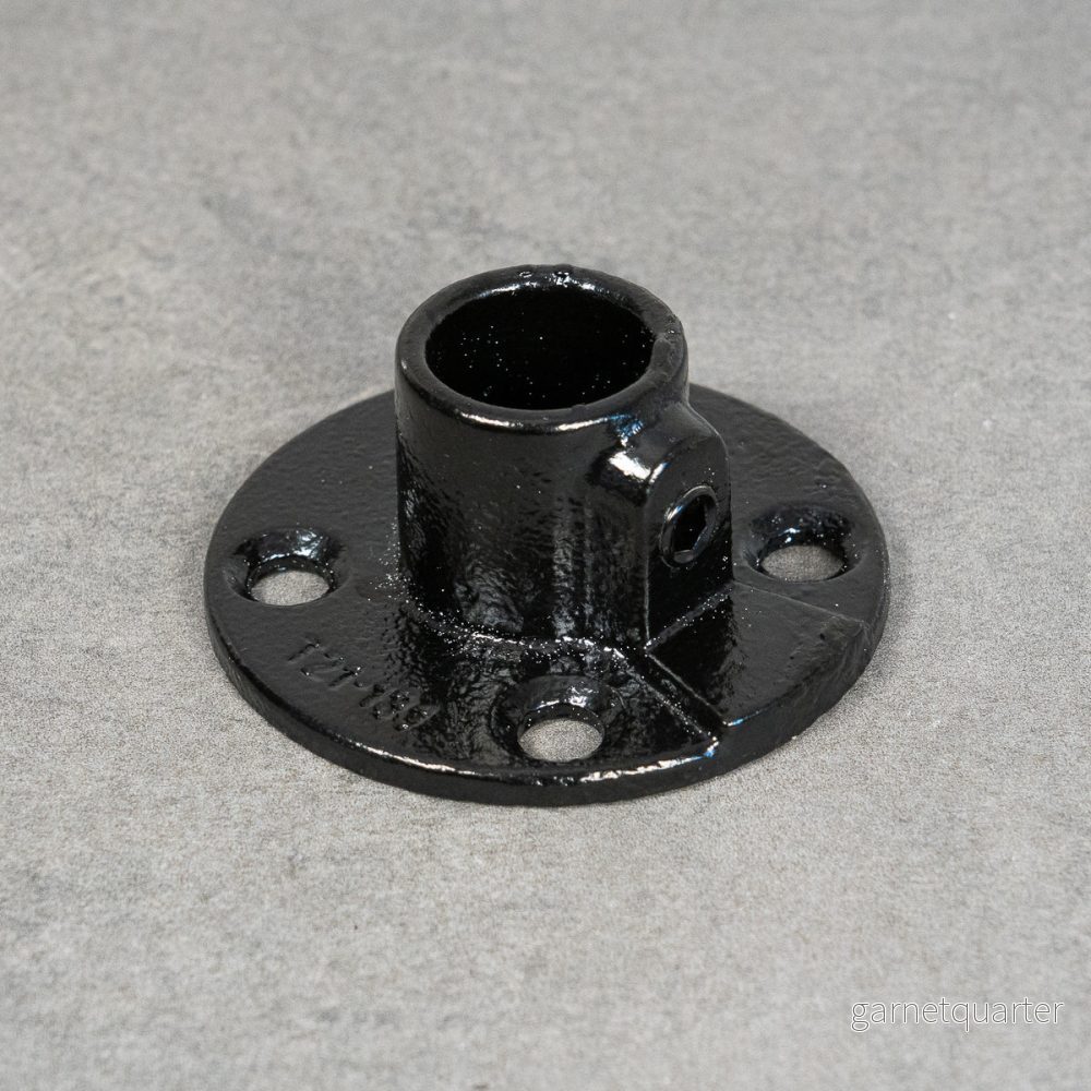Väggfäste / fot, flytande, 4-hål – 20 mm – Svartlackerad