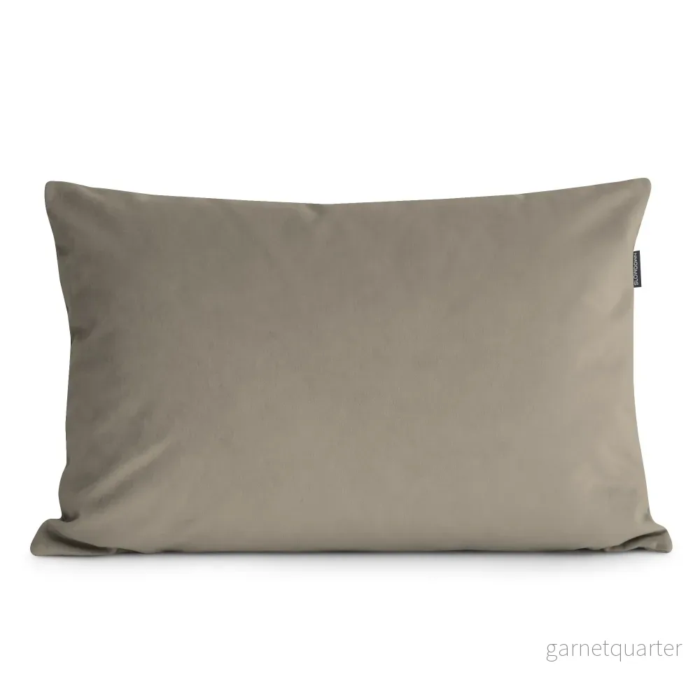 Dekorationskudde 65×45 Barcelona sammet Taupe Dekorationskudde 65×45 Barcelona sammet Taupe