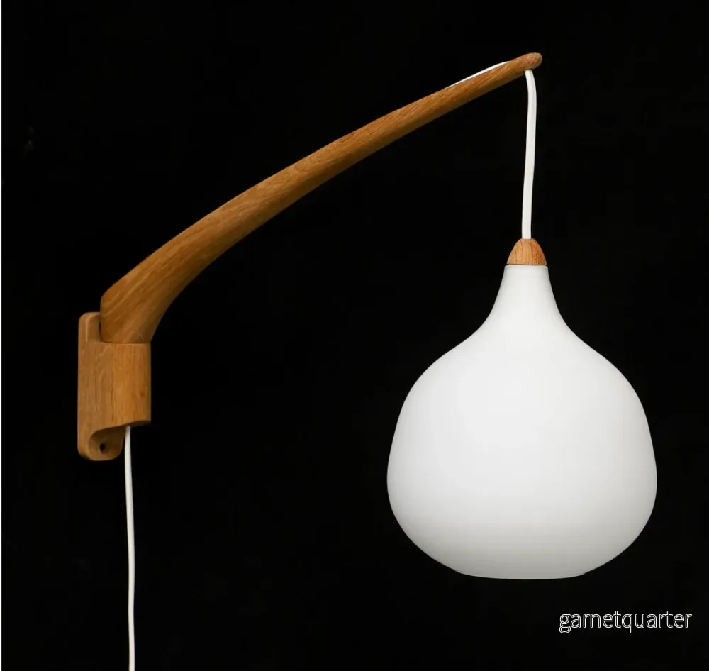 Vägglampa Luxus Östen & Uno Kristiansson Ek 1950-tal Nr V17 Vägglampa Luxus Östen & Uno Kristiansson Ek 1950-tal Nr V17