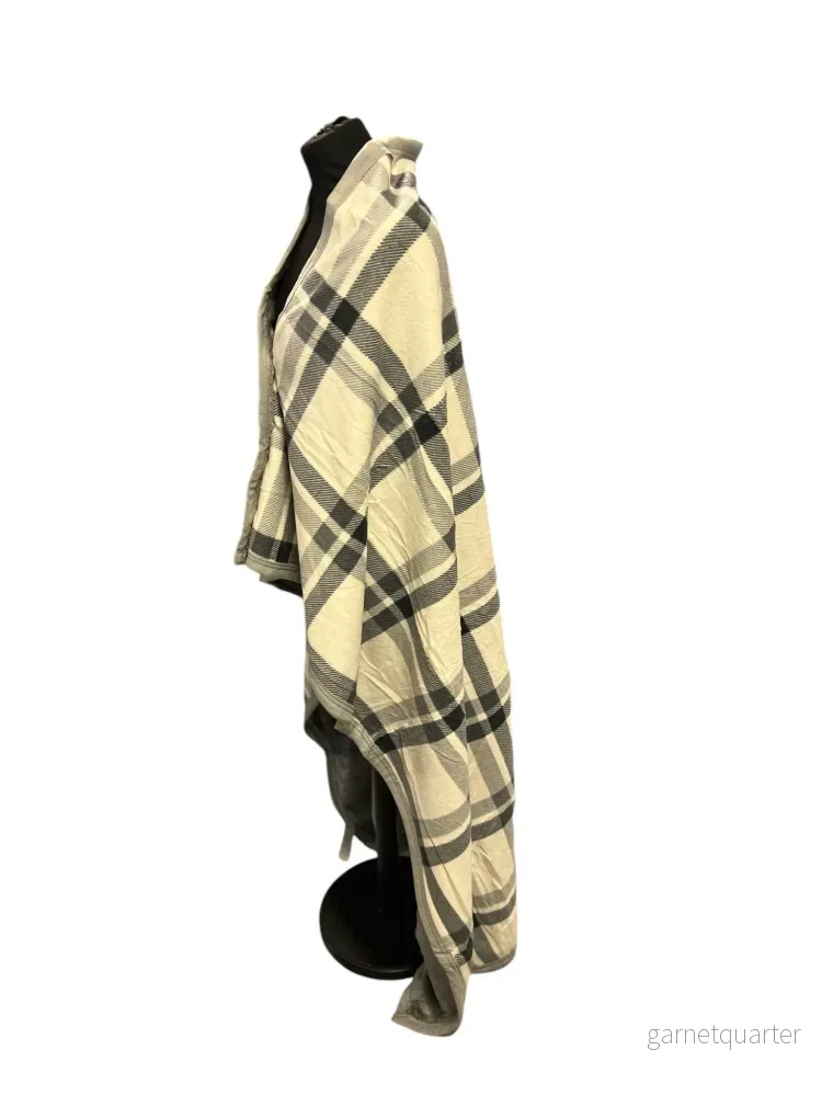 XL-poncho i mjuk babyfleece – multifunktionell poncho och filt i ett GRÅ - Bild 2