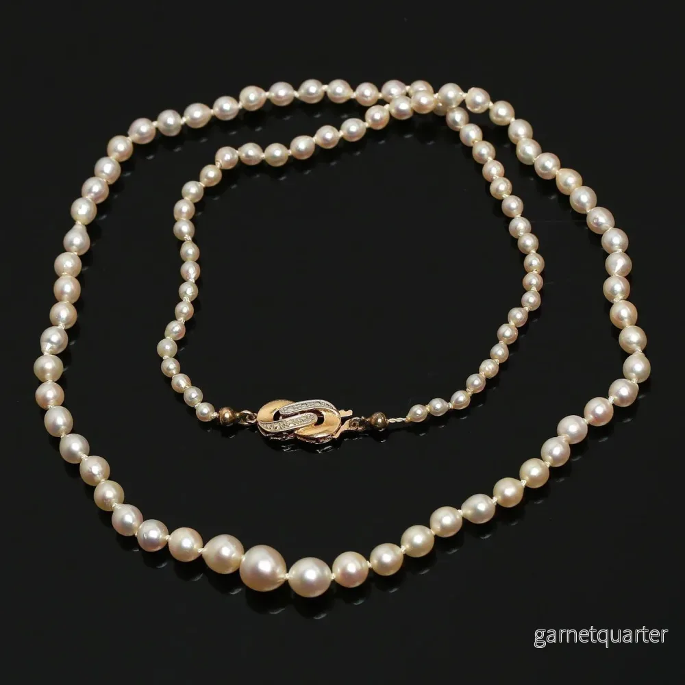 Vintage Halsband med Odlade Pärlor och 18K Guld Vintage Halsband med Odlade Pärlor och 18K Guld