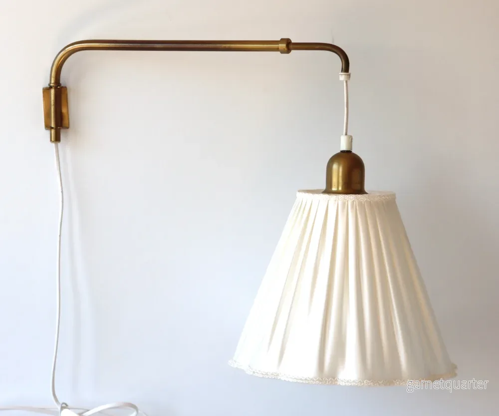 Vägglampa i mässing 1950-tal Nr V96