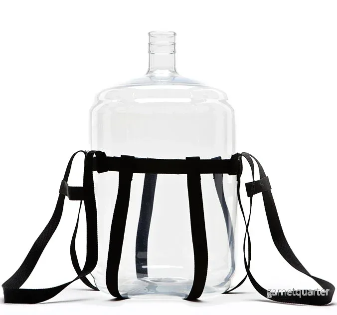 The Carboy Carrier – lyftremmar till Jäskärl The Carboy Carrier – lyftremmar till Jäskärl