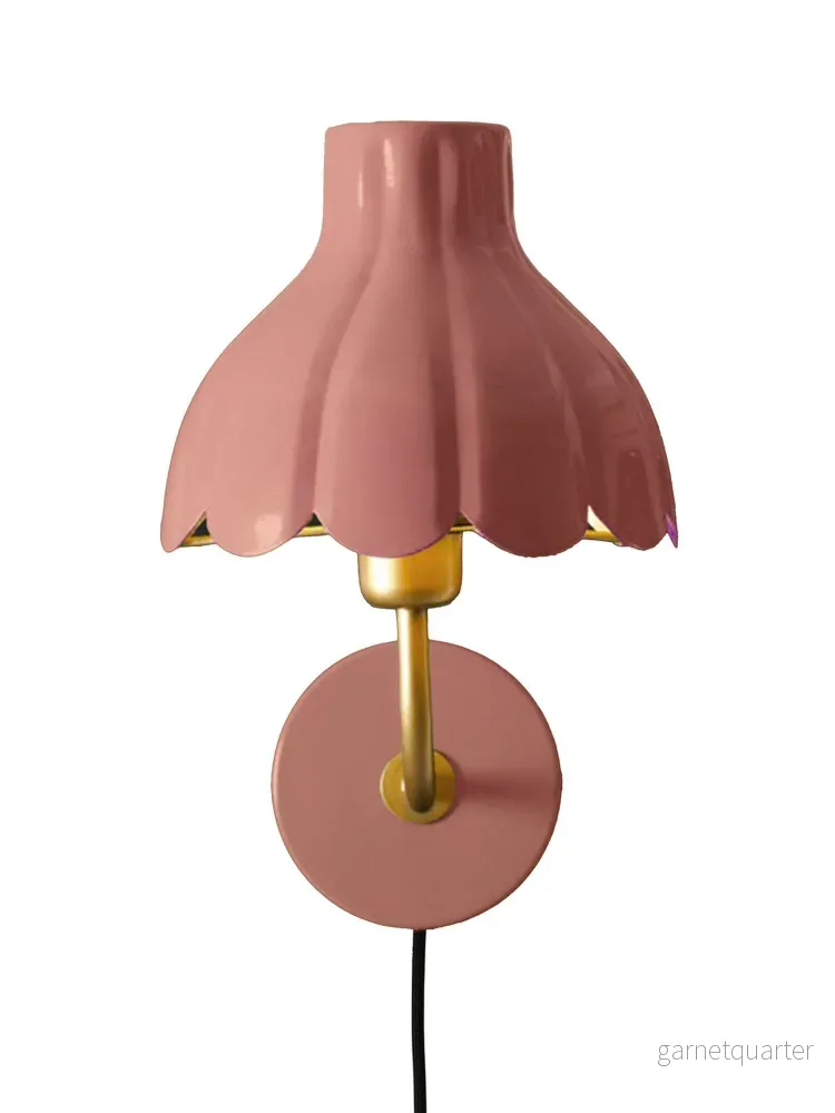 PR Home Wells vägglampa