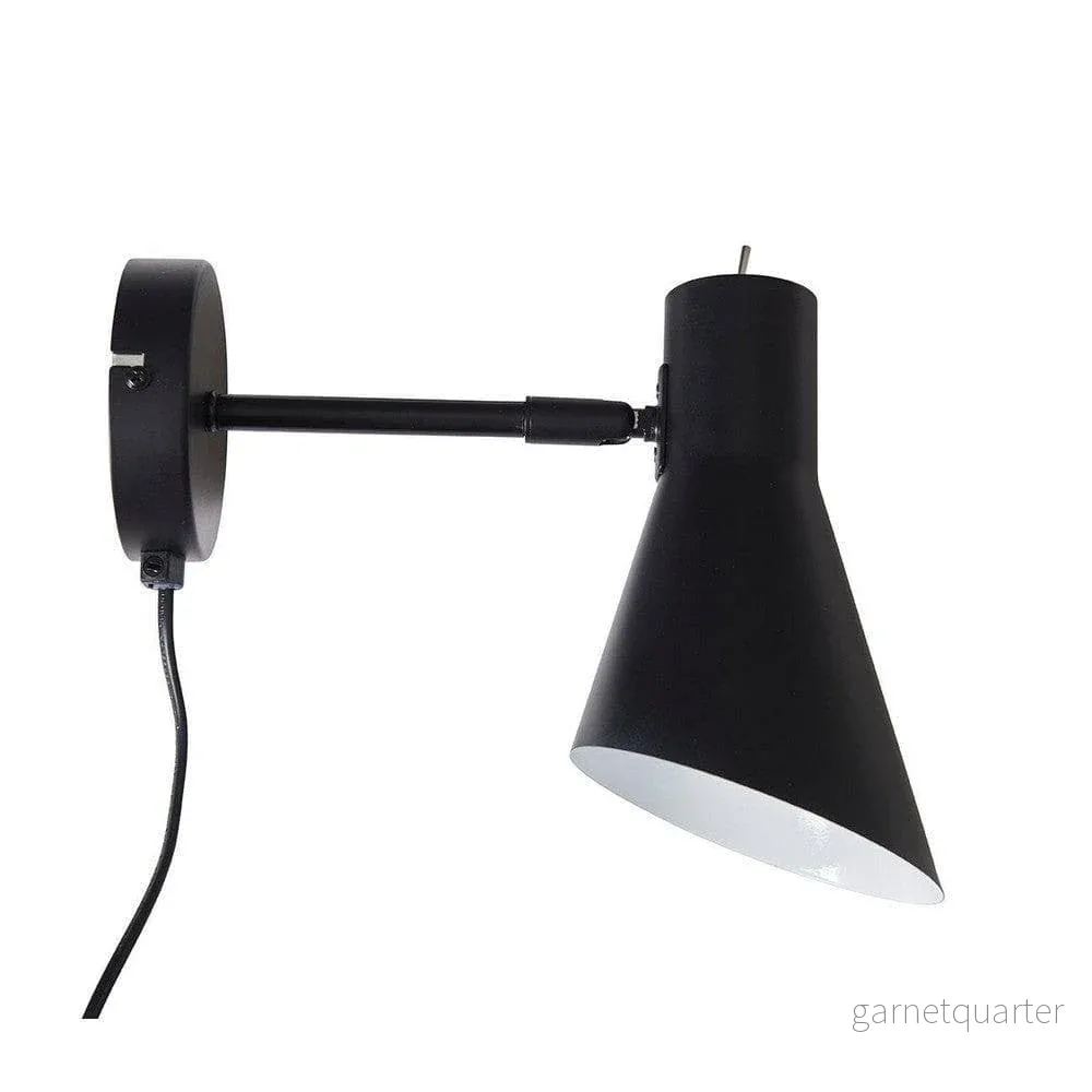 Dyberg Larsen Vägglampa DL12 Dyberg Larsen Vägglampa DL12