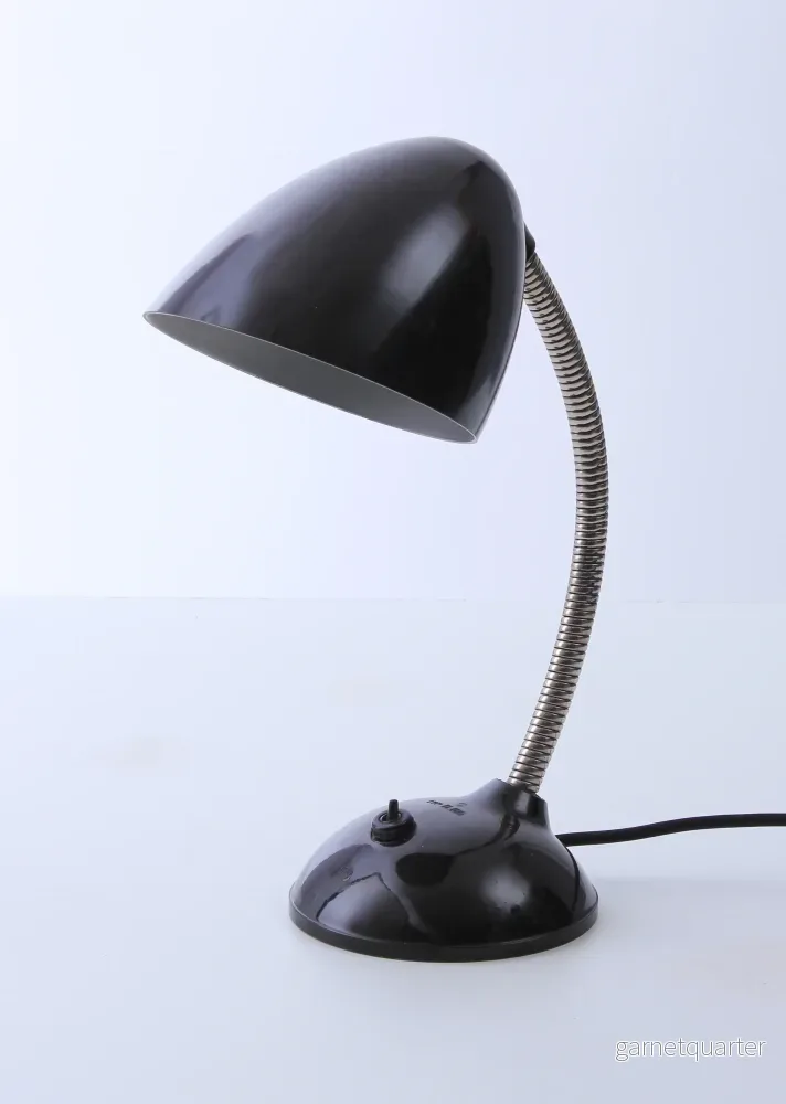Skrivbordslampa i bakelit 1940-tal Nr b251 Skrivbordslampa i bakelit 1940-tal Nr b251