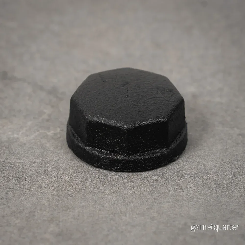 Ändmutter / utvändig 8-kant plugg – 32 mm – Svartlackerad Ändmutter / utvändig 8-kant plugg – 32 mm – Svartlackerad