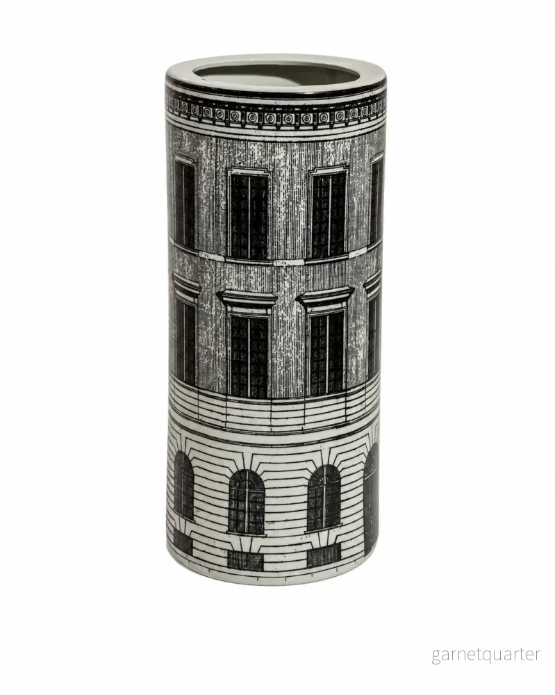 Paraplyställ Och Vas I Keramik Med Nyklassicistisk Arkitektur