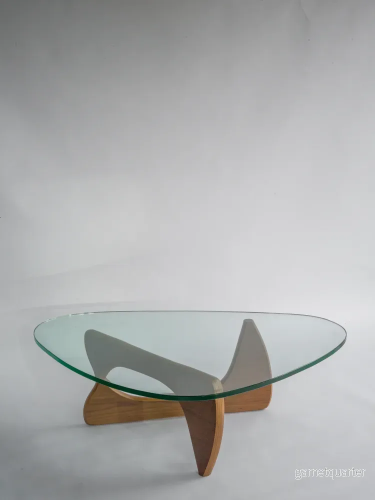 Isamu Noguchi-typ av bord i valnöt. - Bild 3