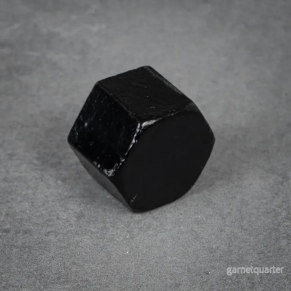 Hexagon ändmutter / utvändig plugg – 26 mm – Svartlackerad Hexagon ändmutter / utvändig plugg – 26 mm – Svartlackerad