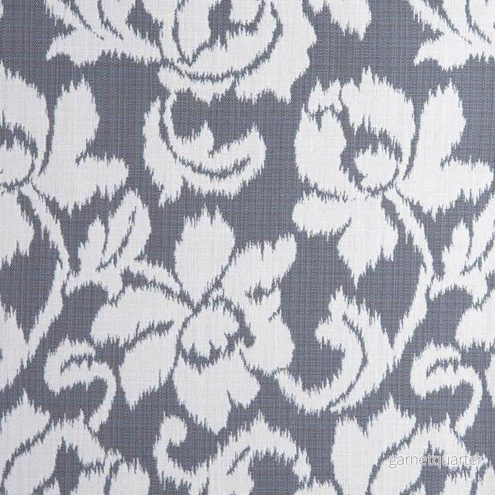 Vikdyna Grå Ikat (vit blomma)