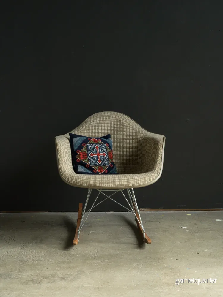 Charles & Ray Eames RAR klädd fiberglas, Herman Miller collection. Charles & Ray Eames RAR klädd fiberglas, Herman Miller collection.