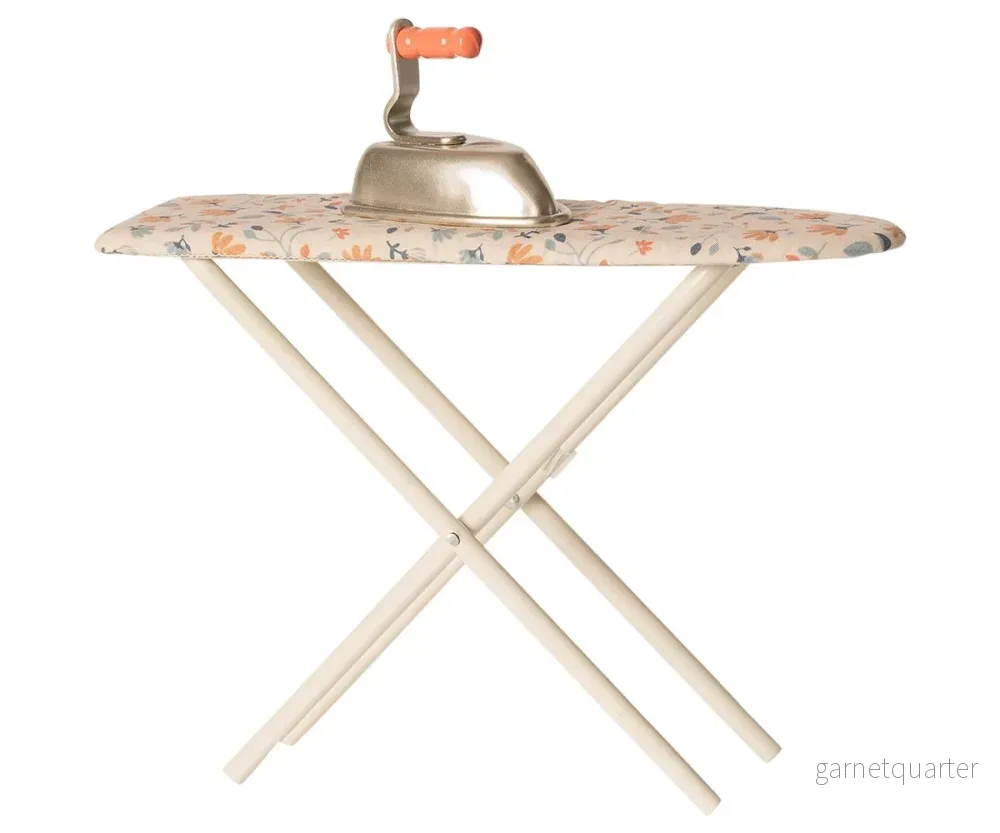 Maileg Iron & Ironing Board Maileg Iron & Ironing Board