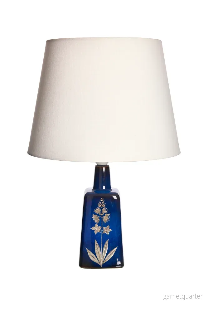 Bordslampa av Sven Jonson, stengods med silverinläggning, Gustavsberg, 60tal