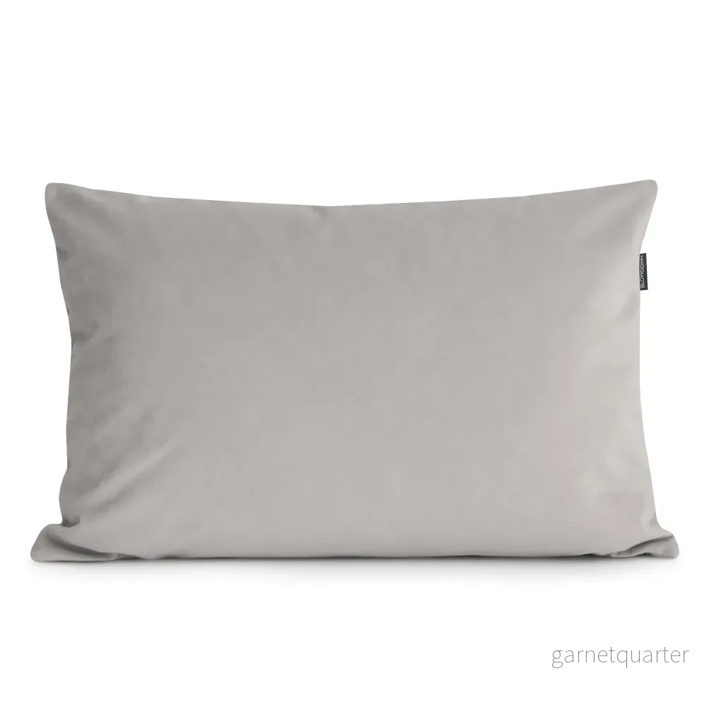 Grå Dekorationskudde 65×45 Barcelona Sammet White Grey Grå Dekorationskudde 65×45 Barcelona Sammet White Grey