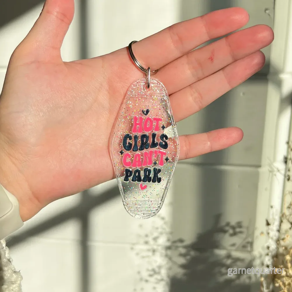 Nyckelring – Hot girls can’t park Nyckelring – Hot girls can’t park