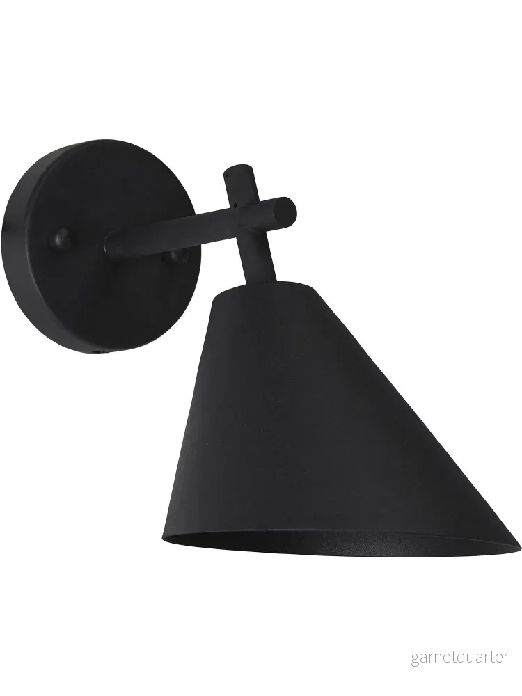 PR Home Nils fasadlampa