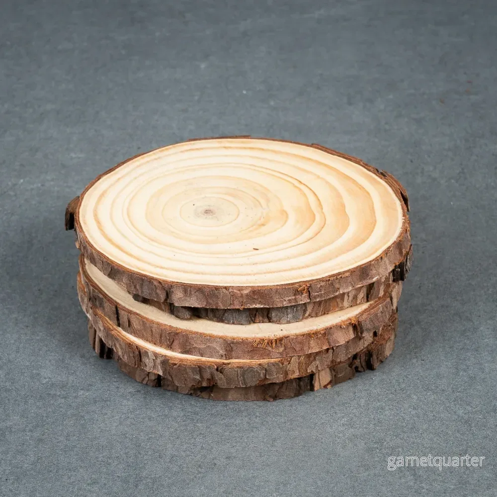 Okantad träbit, rund – 13-15 cm i diameter – Gran Okantad träbit, rund – 13-15 cm i diameter – Gran
