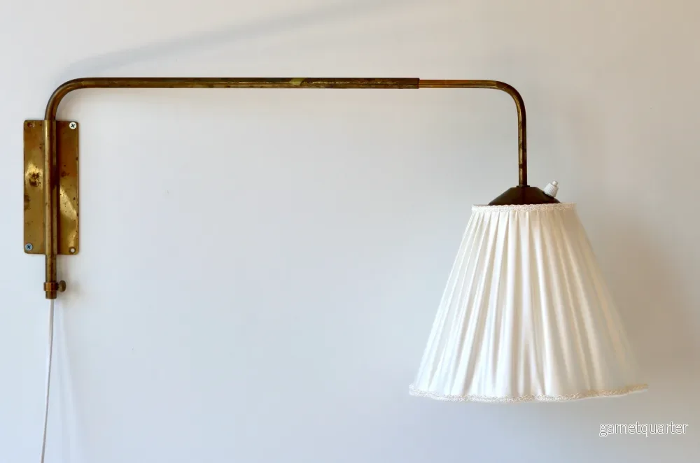 Vägglampa i mässing 1950-tal Nr V89