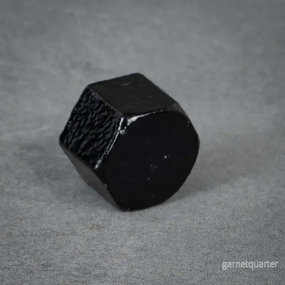 Hexagon ändmutter / utvändig plugg – 20 mm – Svartlackerad Hexagon ändmutter / utvändig plugg – 20 mm – Svartlackerad