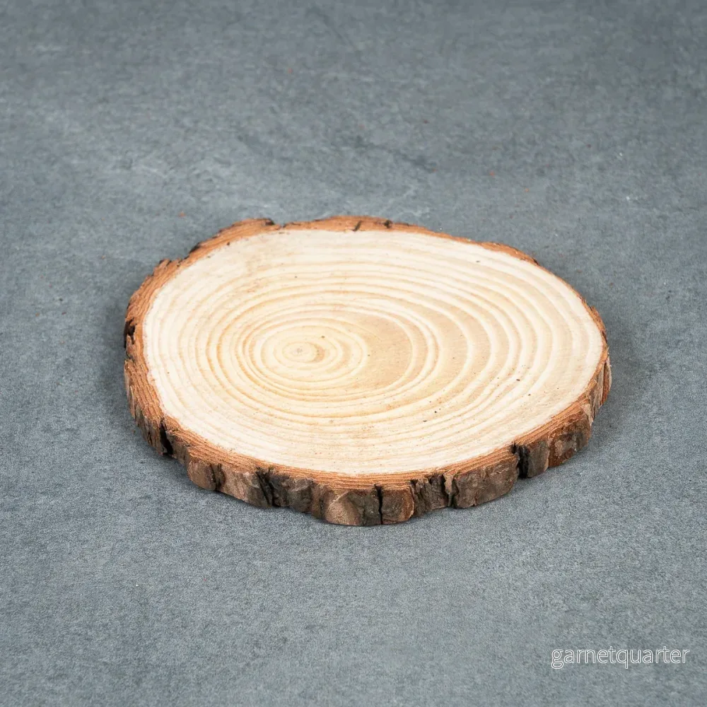 Okantad träbit, rund - 10-11 cm i diameter - Gran - Bild 3