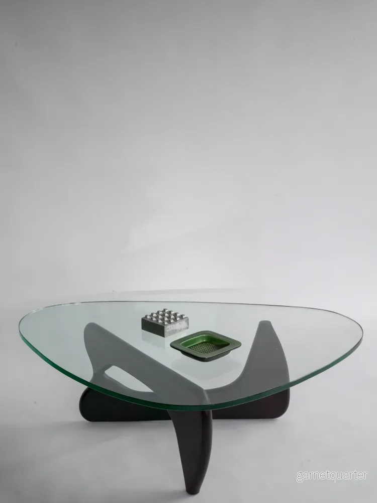 Isamu Noguchi-typ av bord i svart ask. - Bild 2