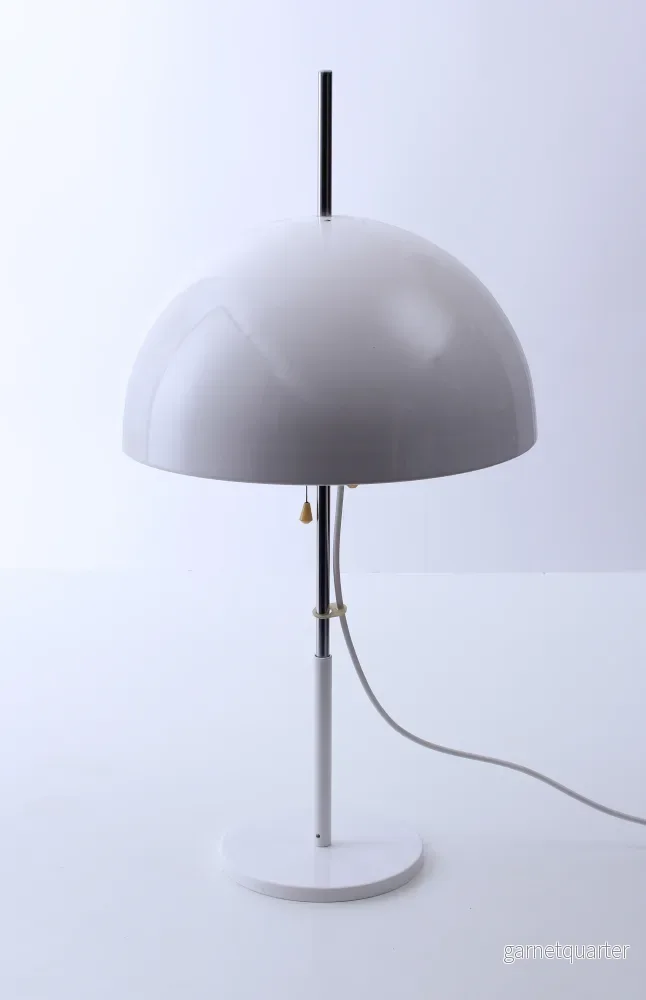 Bordslampa i plåt 1970-tal Nr B249