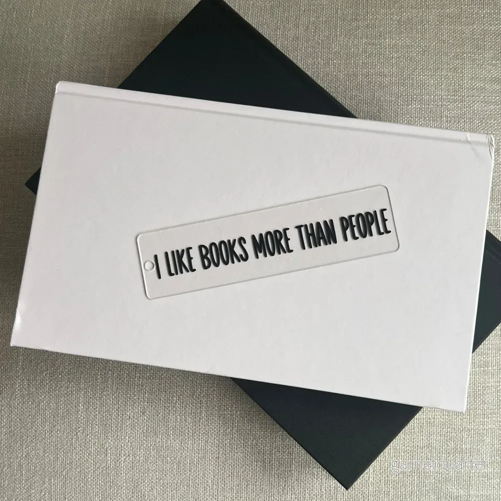 Bokmärke - I like books more than people