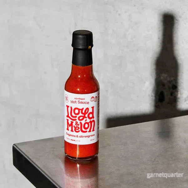 Cayenne & Citrongräs Hot Sauce | Lloyd & Melón Cayenne & Citrongräs Hot Sauce | Lloyd & Melón