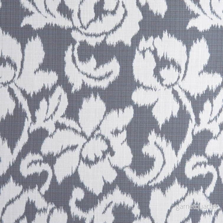 Dynväv Grå Ikat (vit blomma), 1090:-/m Dynväv Grå Ikat (vit blomma), 1090:-/m