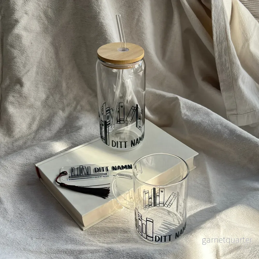 The Bookish Set – Bokhylla med namn