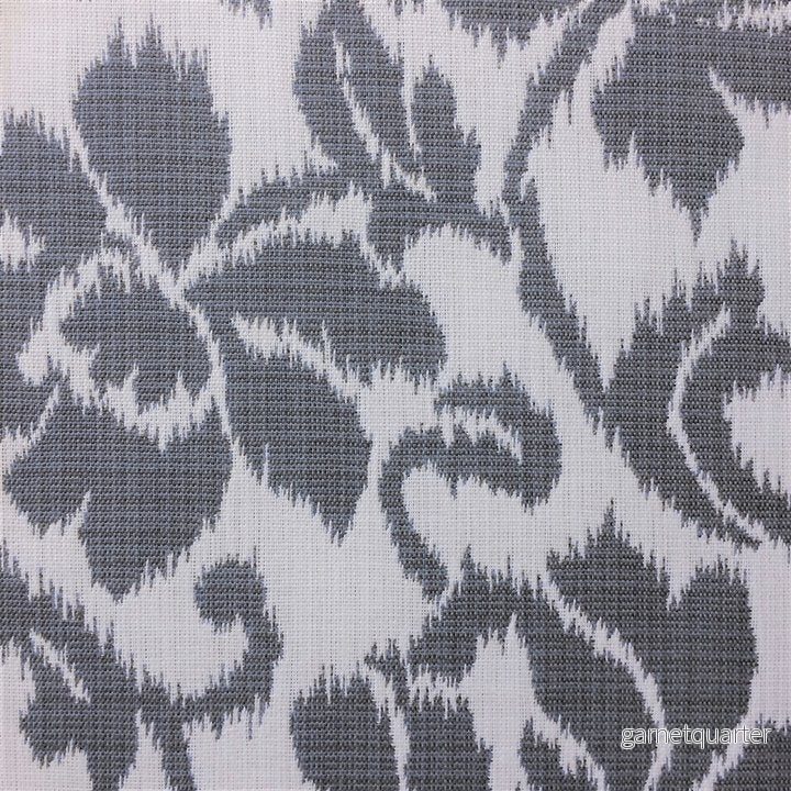 Cylinderkudde dynväv, Grå Ikat (grå blomma) Cylinderkudde dynväv, Grå Ikat (grå blomma)