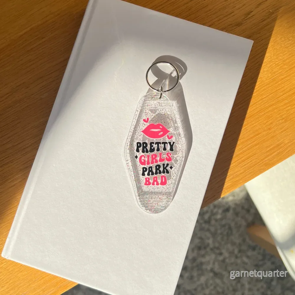 Nyckelring – Pretty girls park bad Nyckelring – Pretty girls park bad