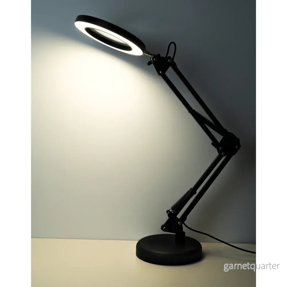 LED-bordslampa med 5x förstoring - Flexibel montering och justerbar ljusstyrka. USB Hvit - Bild 2