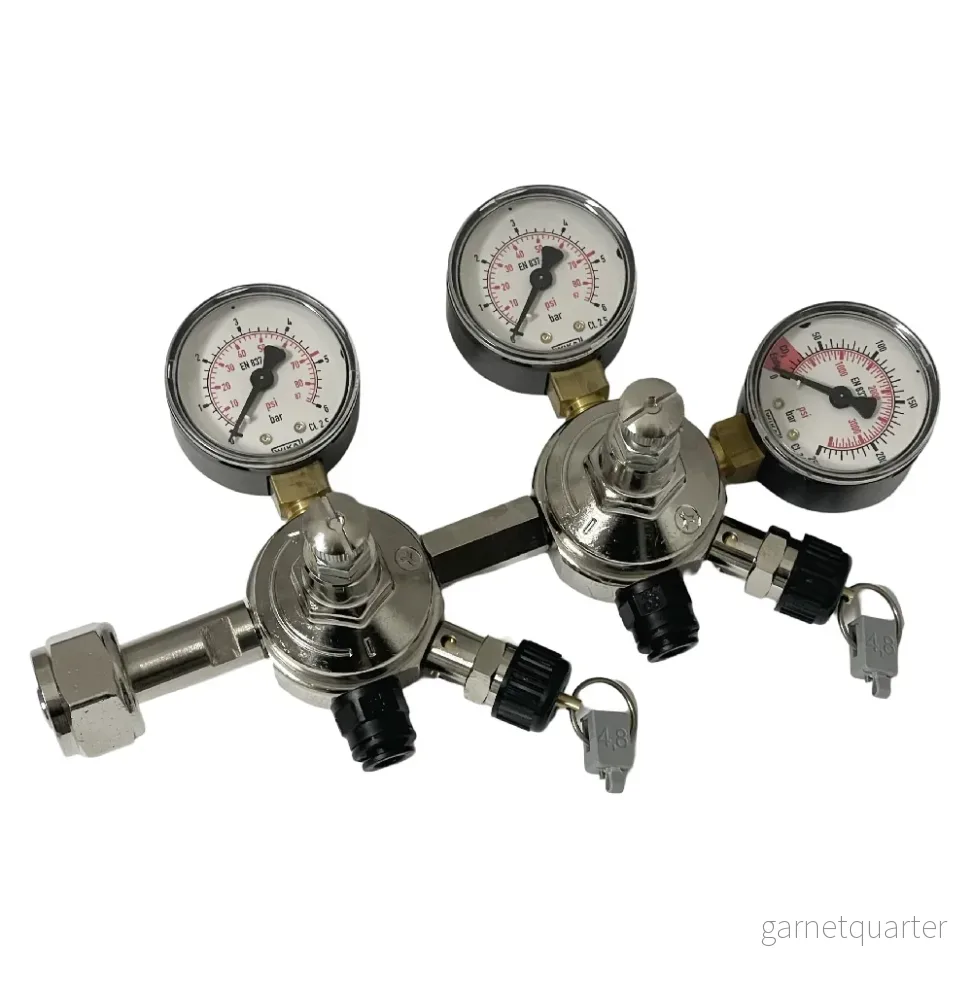 Oxyturbo MajorPlus – CO2 regulator med 2 utgångar och 5/16″ John Guest snabbkoppling Oxyturbo MajorPlus – CO2 regulator med 2 utgångar och 5/16″ John Guest snabbkoppling
