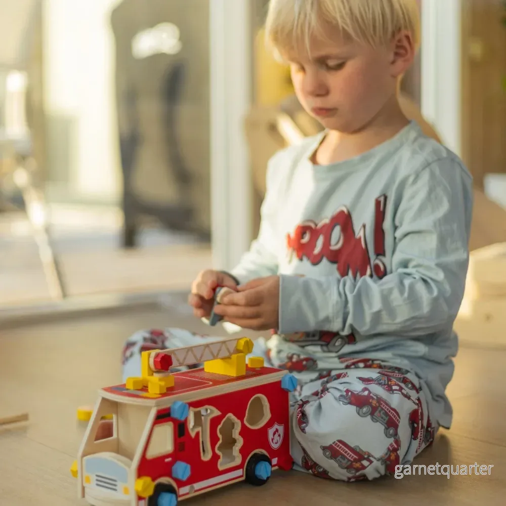 Brandbil i trä med verktyg – bygg själv - Bild 3