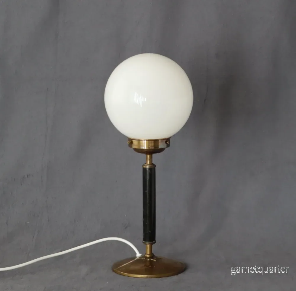 Bordslampa i mässing med grön kupa Art Deco 1930-tal Nr B467