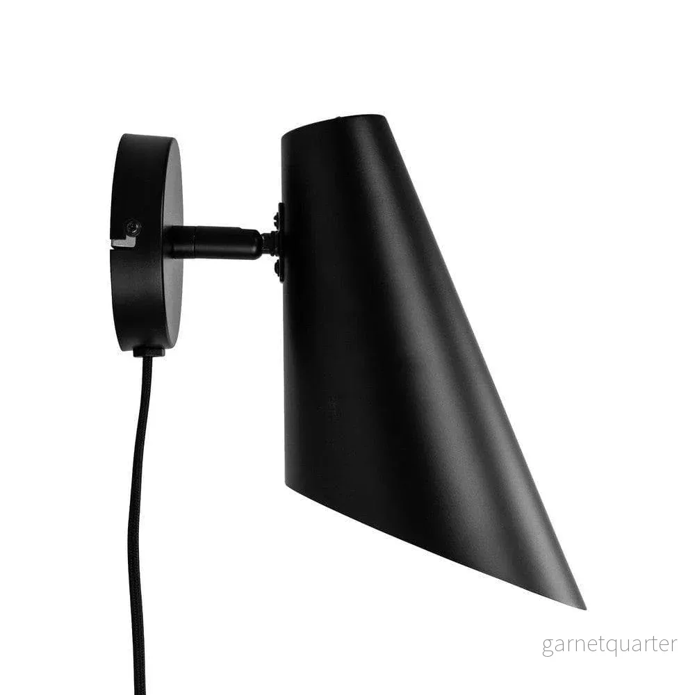 Dyberg Larsen Vägglampa Cale Dyberg Larsen Vägglampa Cale