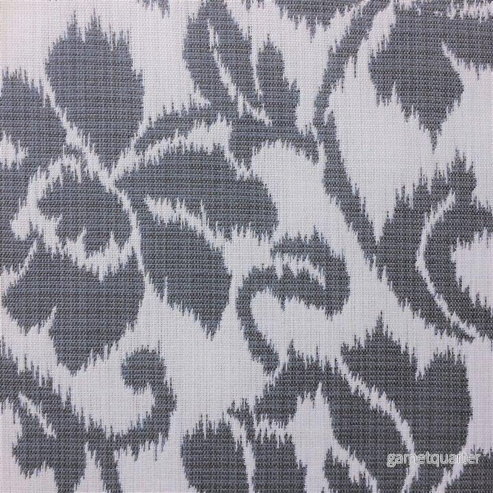Vikdyna Grå Ikat (grå blomma)